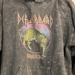 Def Leppard Hoodie Size M Charcoal Gray High N Dry 
No stains or flaws